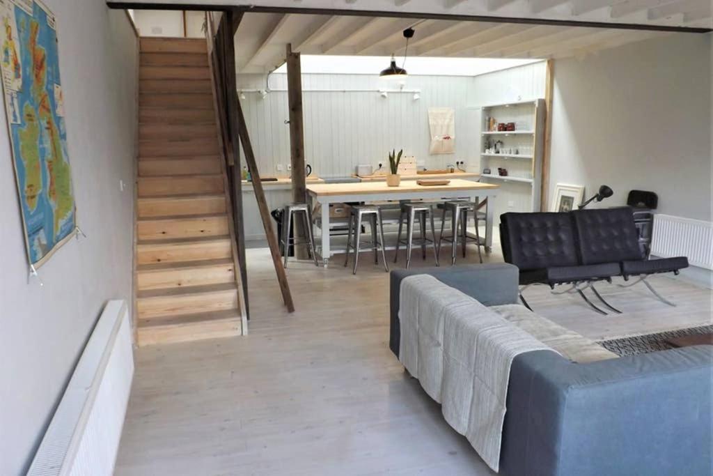 The Mews - Tastefully Restored Mews House Close To The Sea Margate