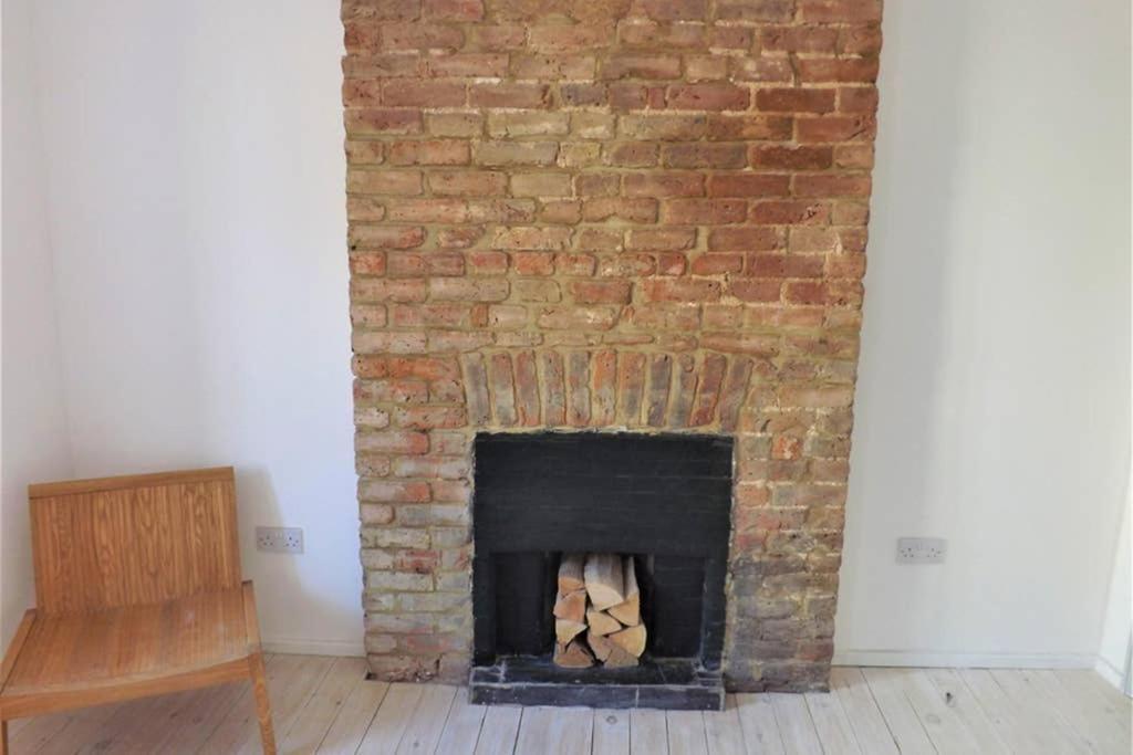 The Mews - Tastefully Restored Mews House Close To The Sea Holiday home