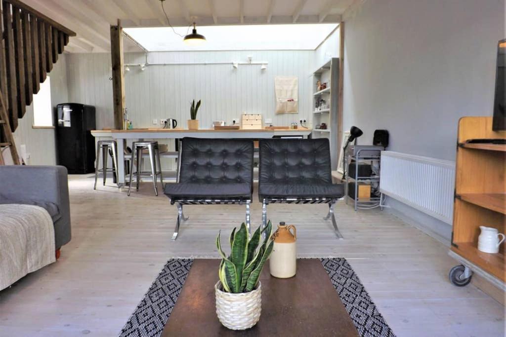 The Mews - Tastefully Restored Mews House Close To The Sea * Margate