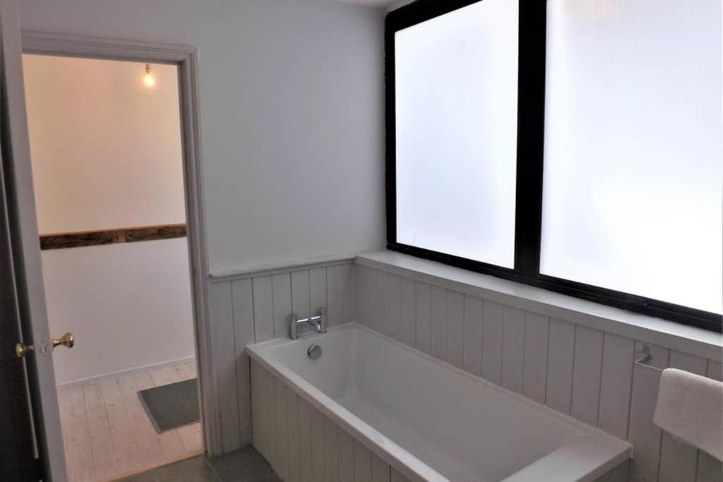 Holiday home The Mews - Tastefully Restored Mews House Close To The Sea *